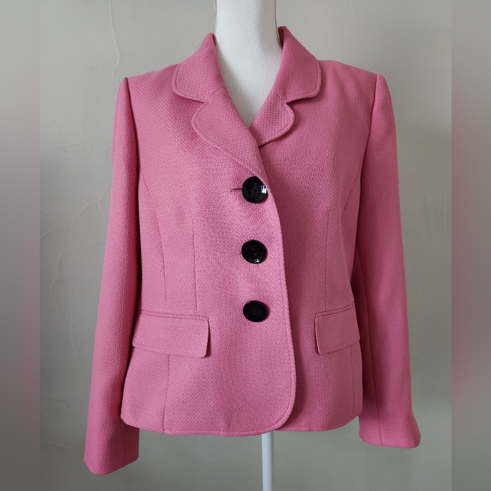 Jones Studio Pink Blazer with Black Buttons - Picture 2 of 7